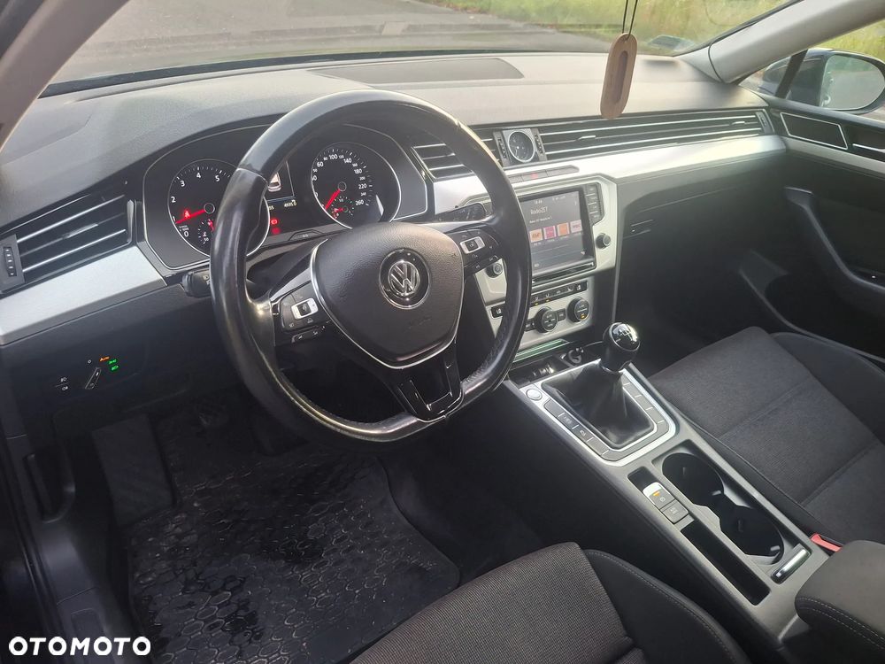 Volkswagen Passat 1.8 TSI BMT Comfortline - 10