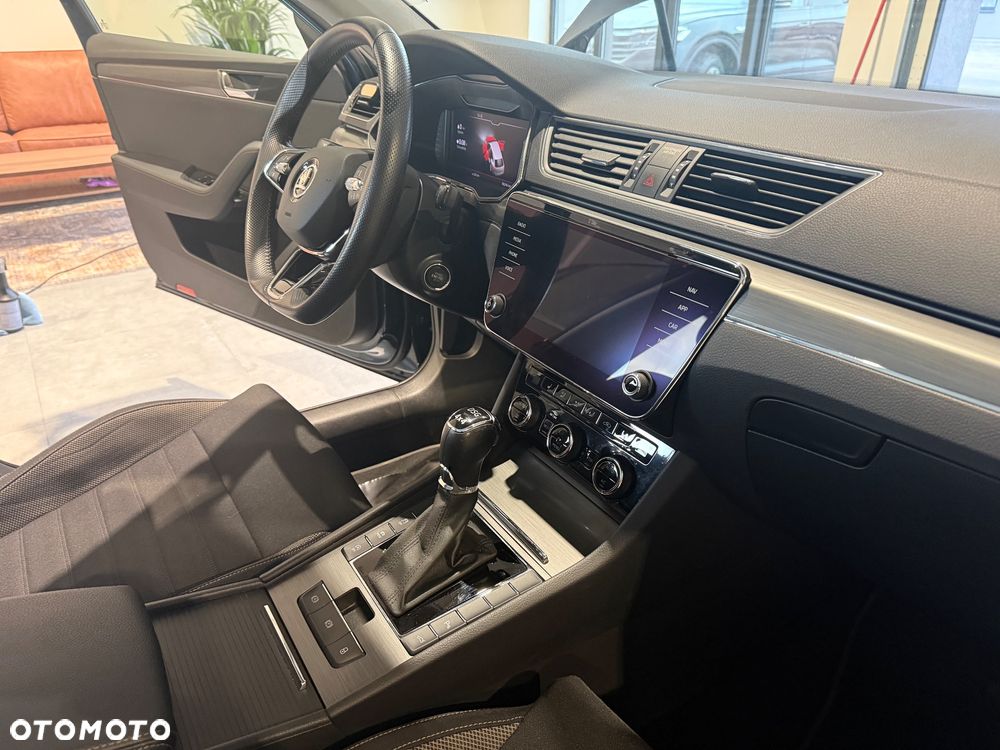 Skoda Superb 2.0 TDI SCR 4x4 Scout DSG - 22