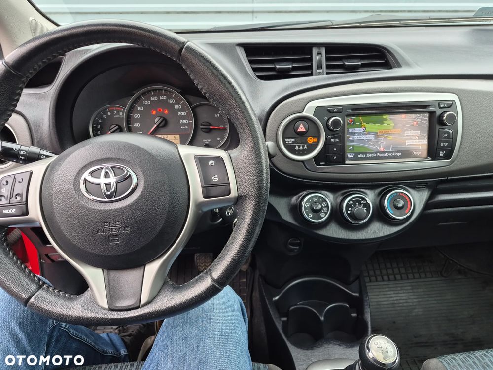 Toyota Yaris 1.33 Premium - 11