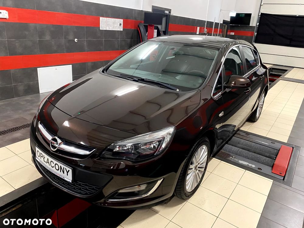 Opel Astra 1.4 ecoFLEX Cosmo - 2