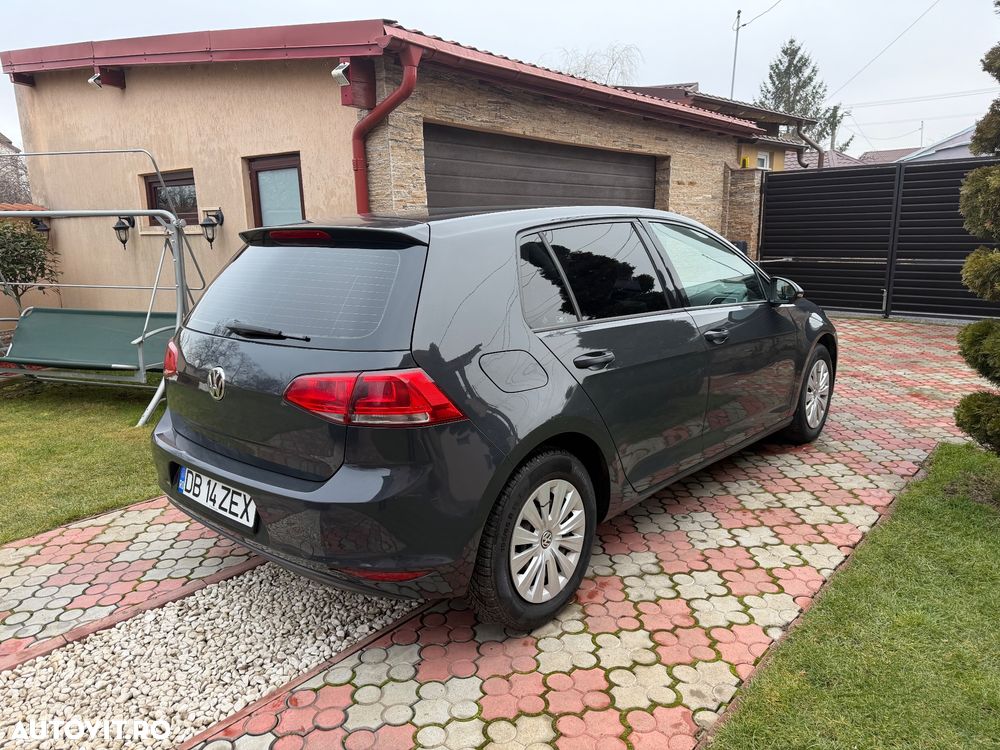 Volkswagen Golf - 6