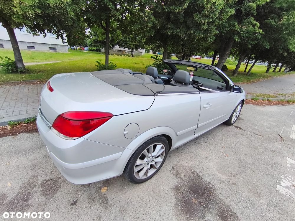 Opel Astra 1.6 T Cosmo - 3