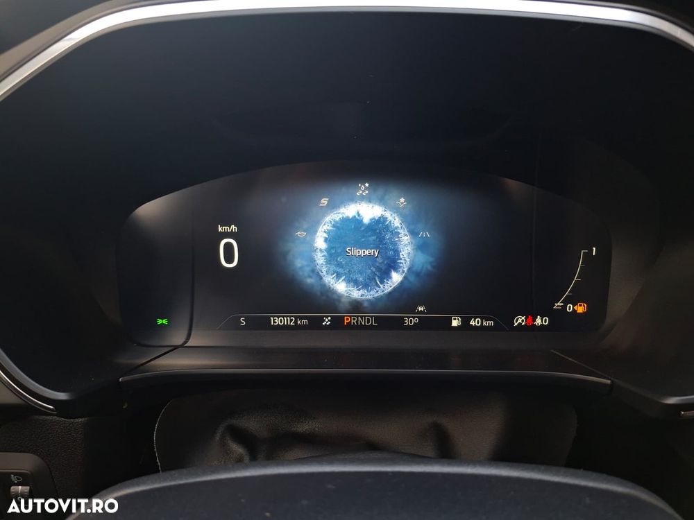 Ford Kuga - 30