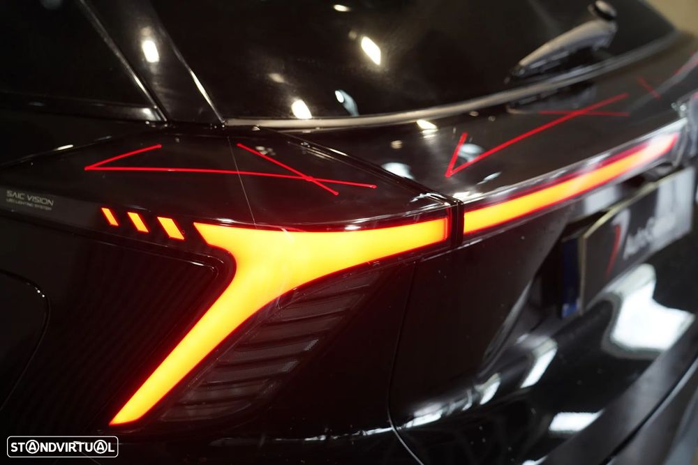 MG MG4 64 kWh Luxury - 38