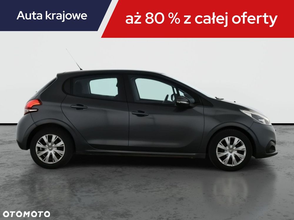 Peugeot 208 - 8