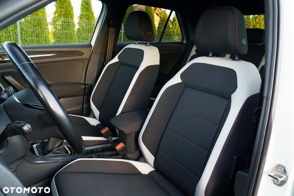 Volkswagen T-Roc - 12