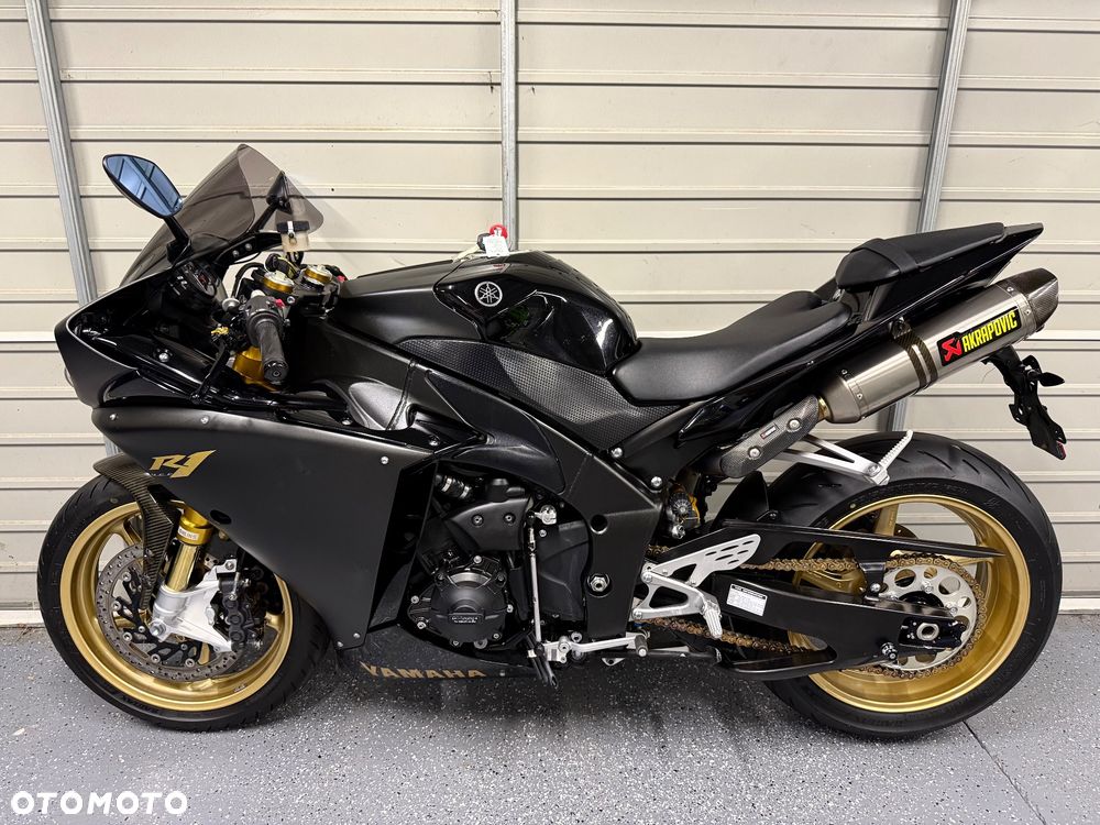 Yamaha R1 - 21