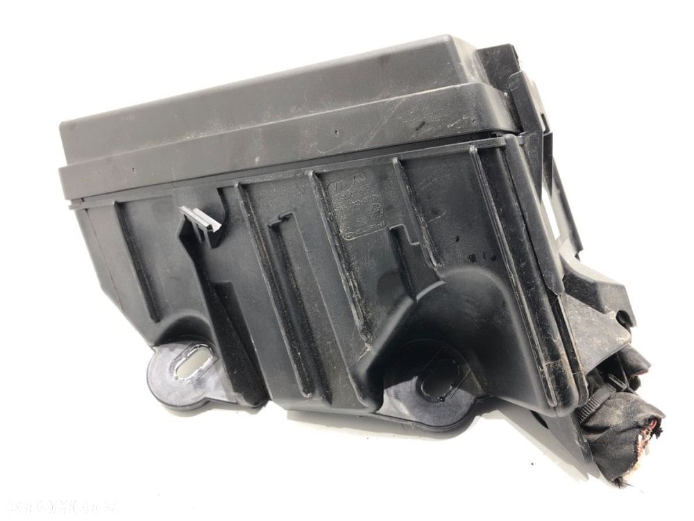 SKRZYNKA BEZPIECZNIKÓW  VW ARTEON (3H7, 3H8) 2017 - 2022 TSI R 235 kW [320 KM] benzyna 2020 - 2022 - 3