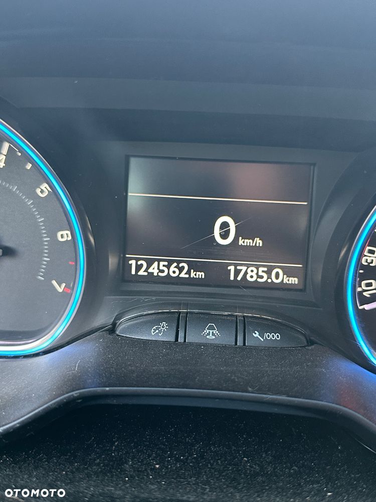 Peugeot 2008 1.2 Pure Tech Allure S&S - 25