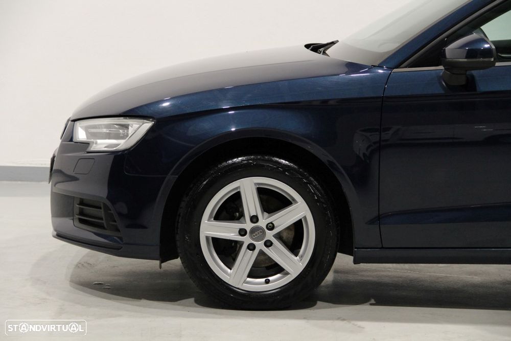Audi A3 Limousine 1.6 TDI Design - 3