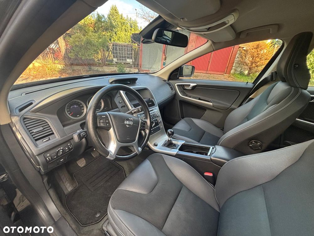 Volvo XC 60 D5 AWD - 12