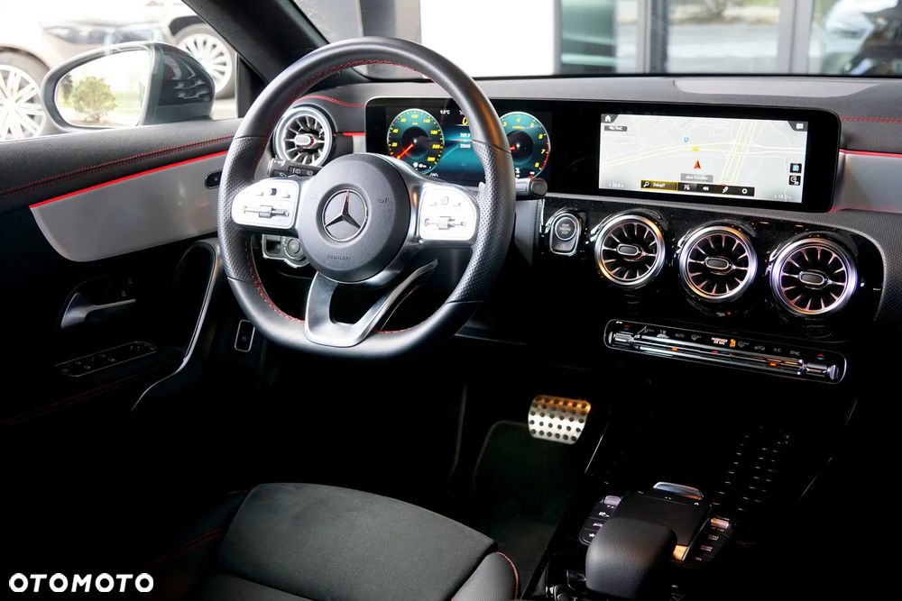 Mercedes-Benz CLA 200 AMG Line 7G-DCT - 24