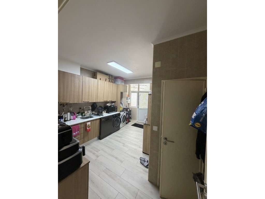 Apartamento T 1+ 1 com pequeno terraço, excelente localização - Grande imagem: 2/20