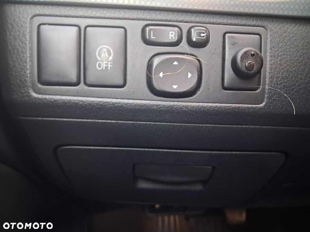 Toyota Avensis 2.0 D-4D Prestige - 23