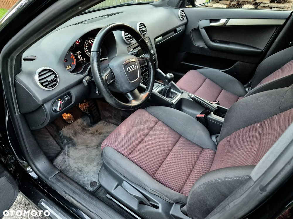 Audi A3 Sportback 2.0 TDI DPF quattro Ambition - 2