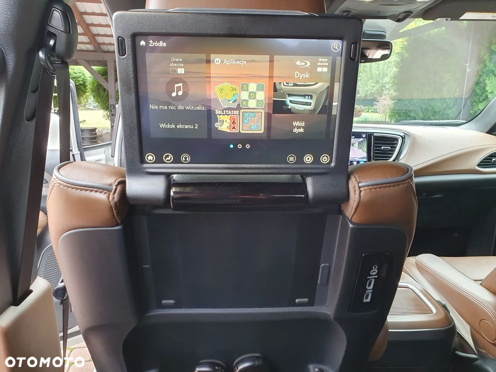 Chrysler Pacifica - 40