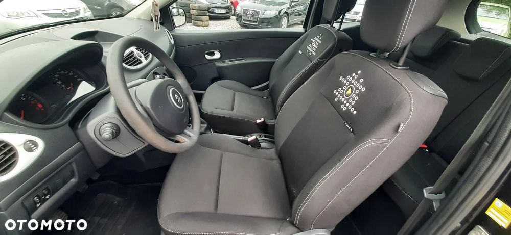 Renault Clio - 8