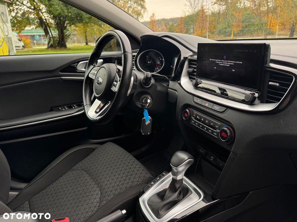 Kia Ceed 1.6 CRDi Eco-Dynamics+ (48V Mild-Hybrid) DCT7 Vision - 17