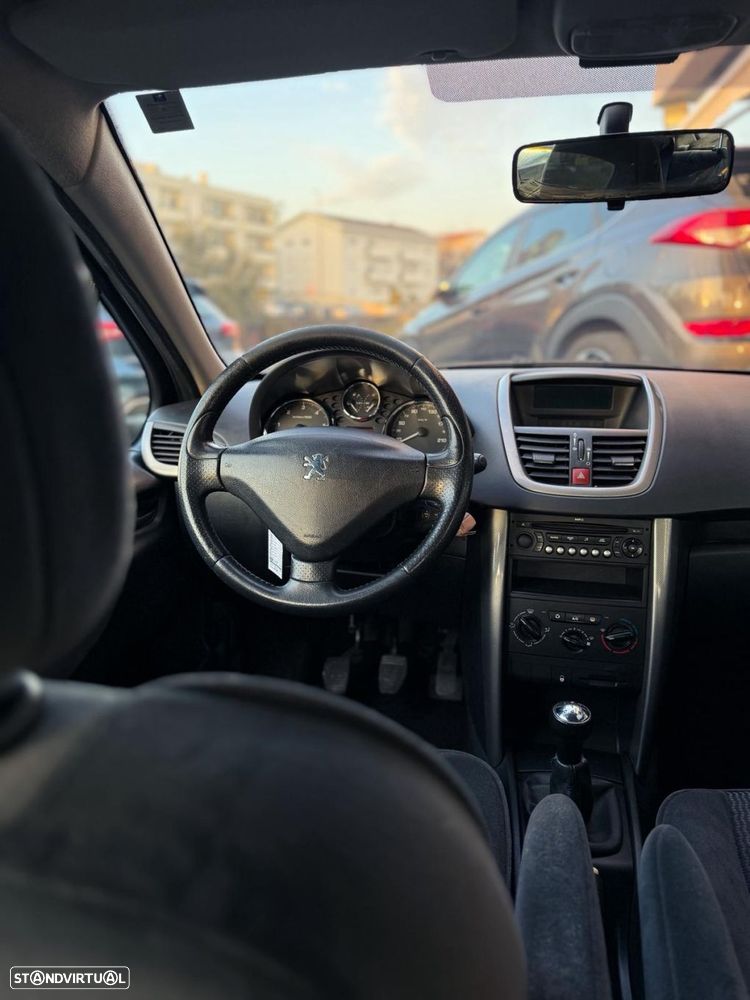 Peugeot 207 1.4 HDi Premium - 18