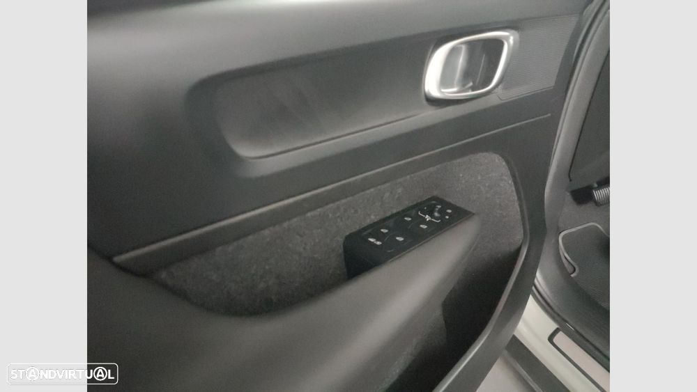 Volvo EX 40 70 kWh Single Motor Core — fotografia 12