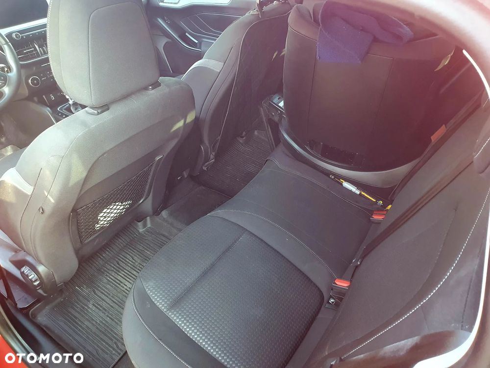Ford Focus 1.5 EcoBlue Trend - 23