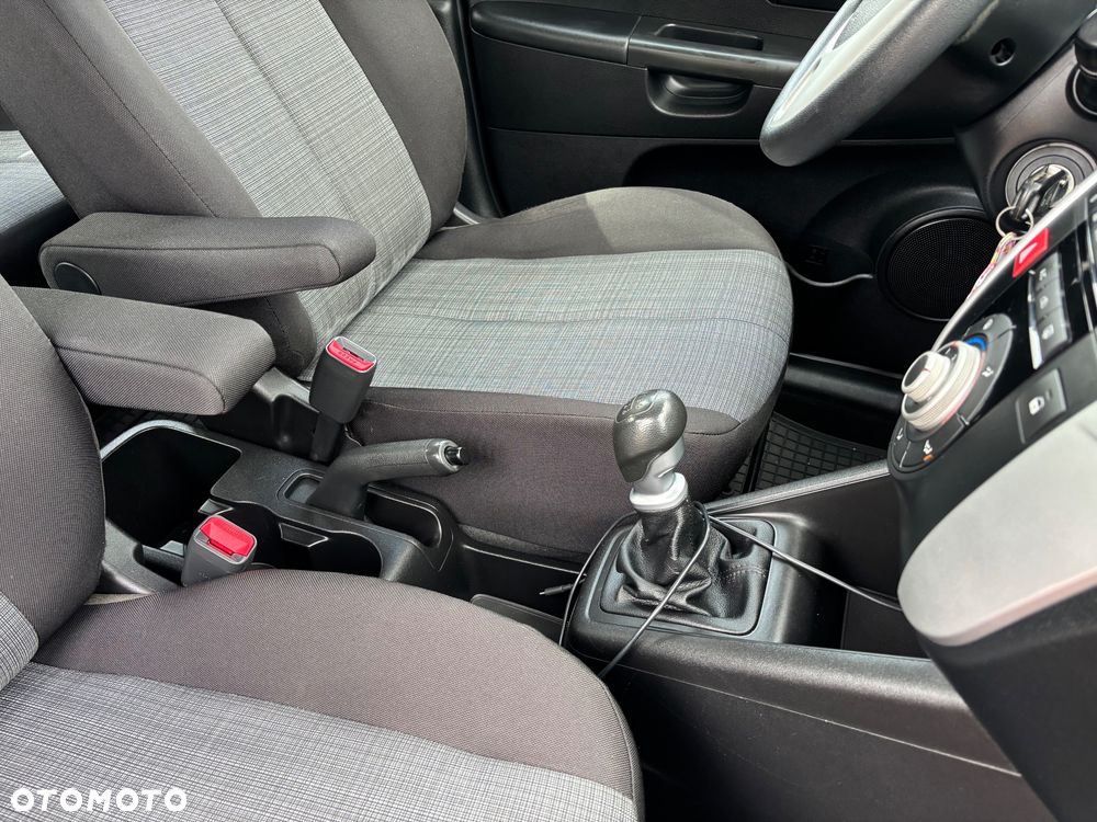 Kia Venga 1.6 M - 14
