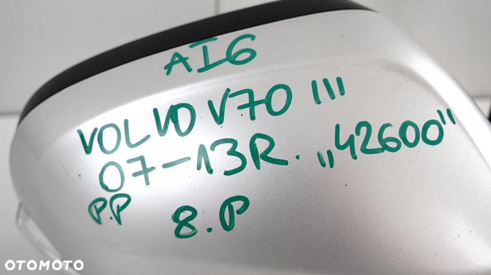 LUSTERKO PRAWE VOLVO V70 III 3 07-13R 8PIN 42600 - 2