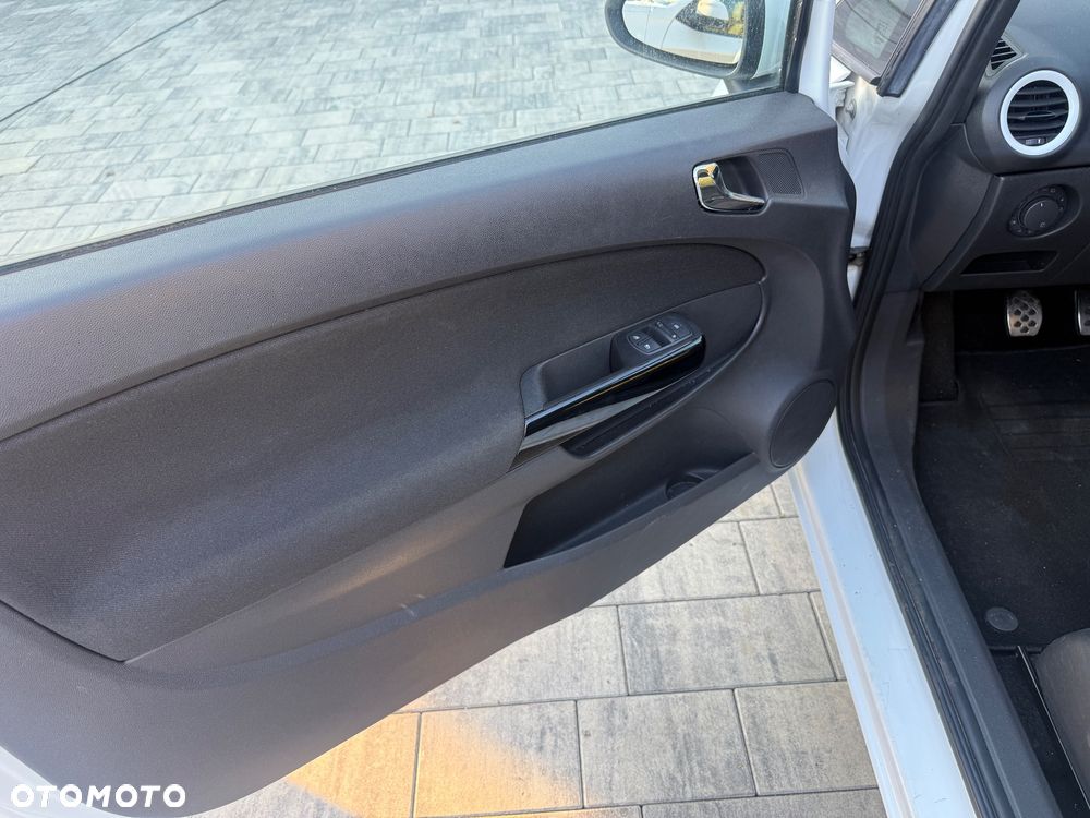 Opel Corsa 1.2 16V Cosmo - 7