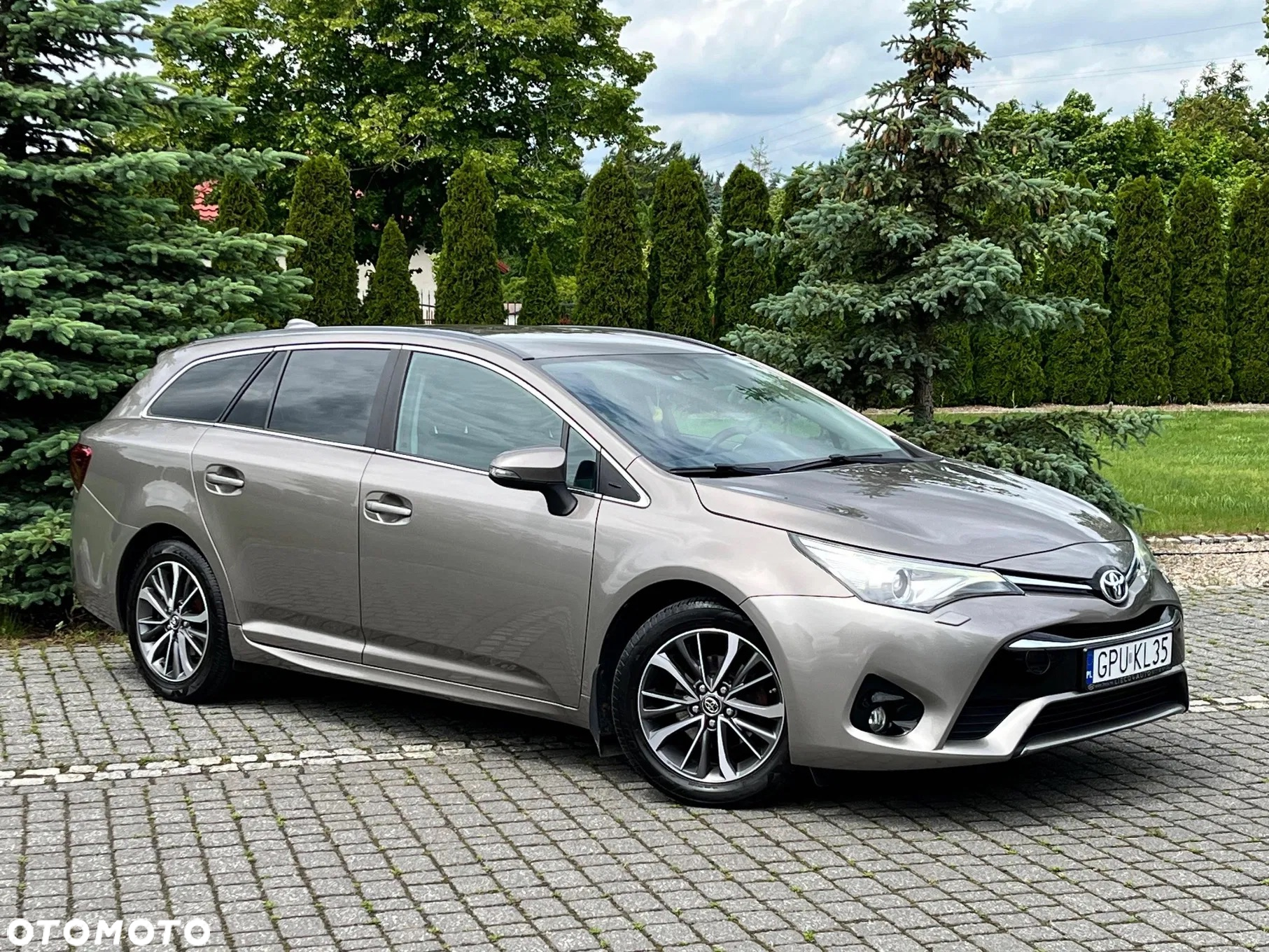 Toyota Avensis 1.6 D-4D Premium - 5