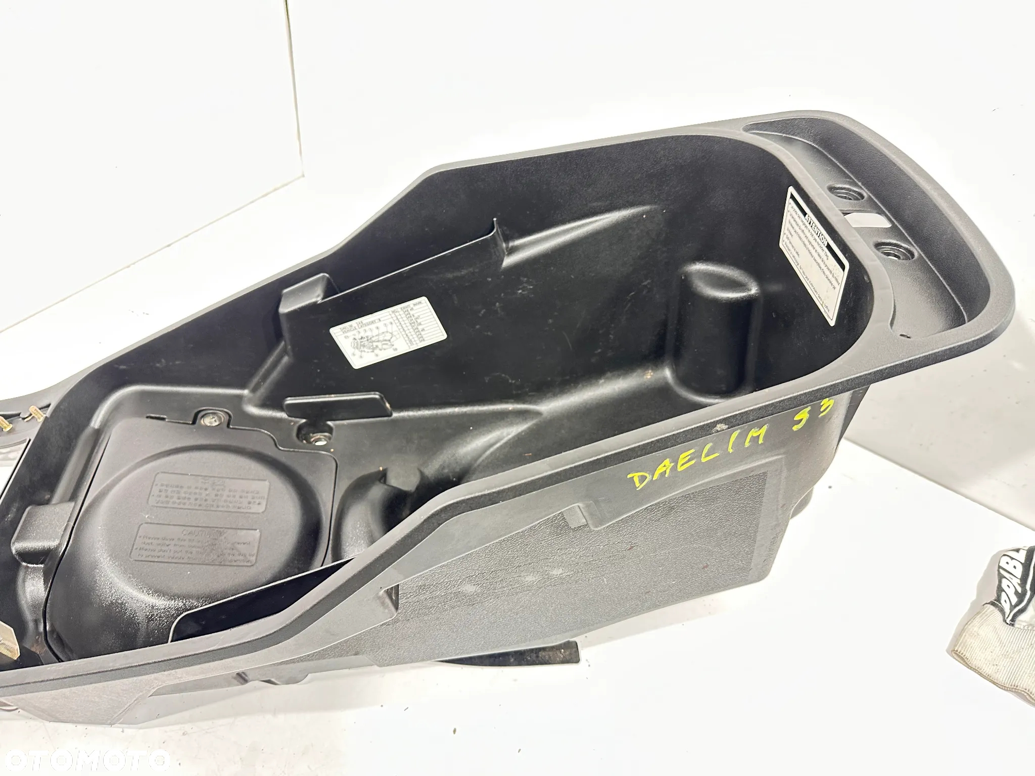 Kufer schowek  Daelim S3 125 - 3