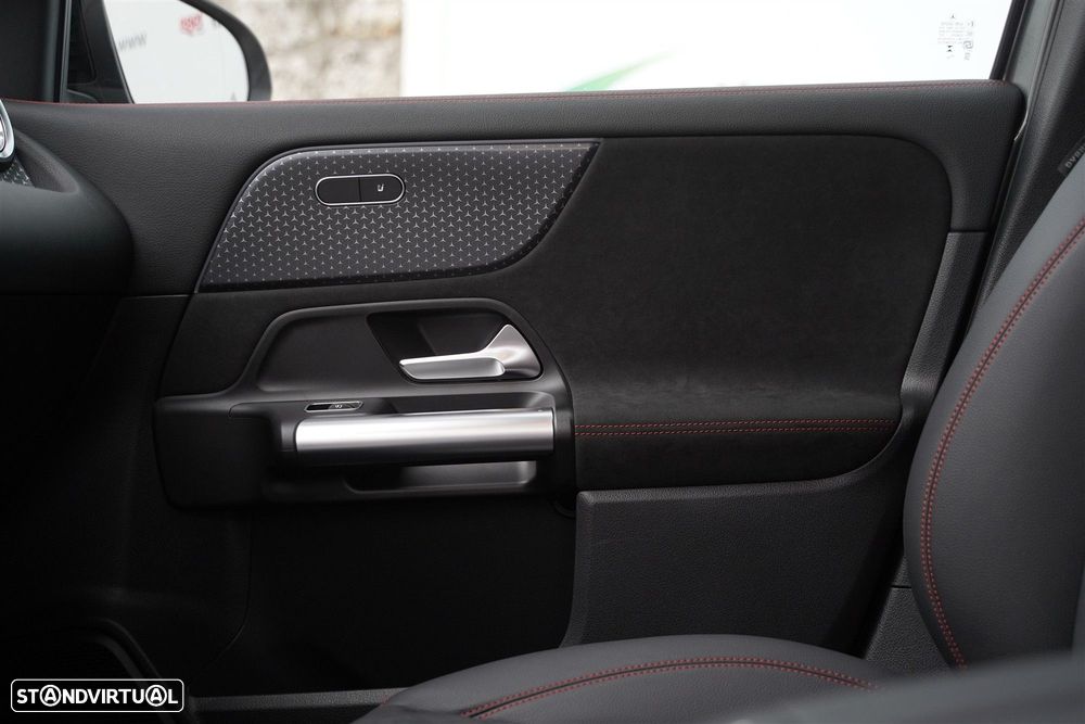 Mercedes-Benz EQA 250+ AMG Line - 34