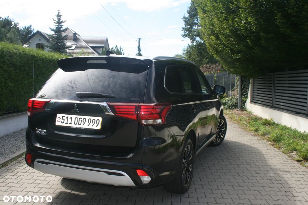 Mitsubishi Outlander Intense + - 25