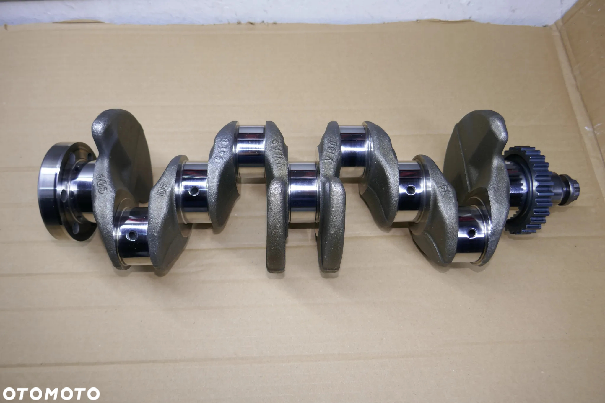 WAŁ KORBOWY VW SEAT SKODA AUDI 1.6 TDI DGT WAŁ 04LB V160 IDEALNY STAN - 2