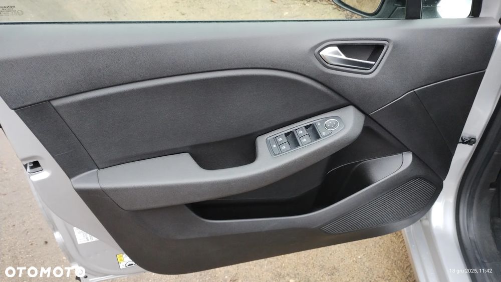 Renault Clio 1.0 TCe Techno - 10