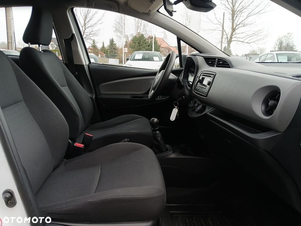 Toyota Yaris - 10