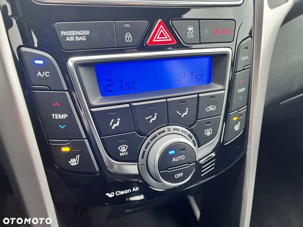 Hyundai i30 blue 1.6 CRDi YES Gold - 23