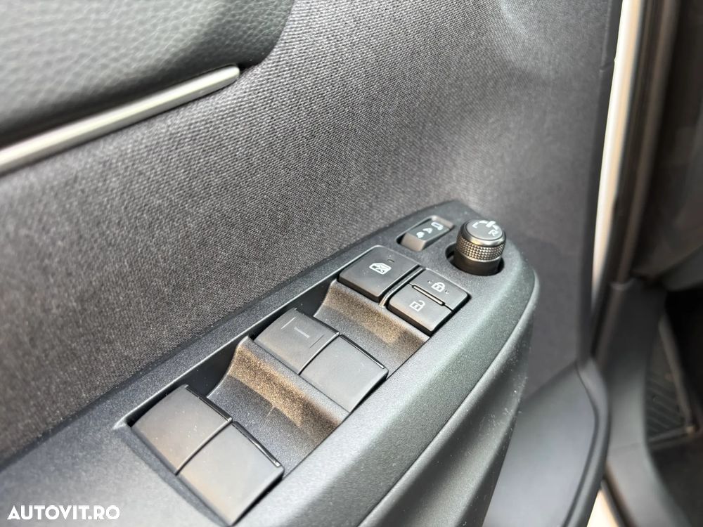 Toyota Yaris Cross 1.5 VVT-i HSD 4x2 Dynamic - 12