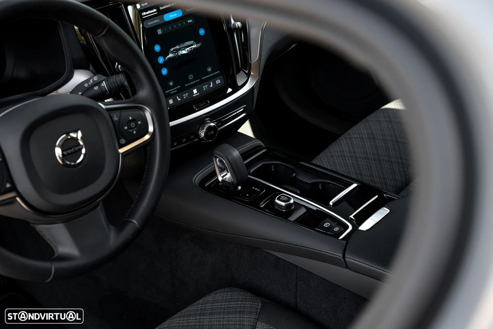 Volvo V60 2.0 T6 AWD TE Core - 21