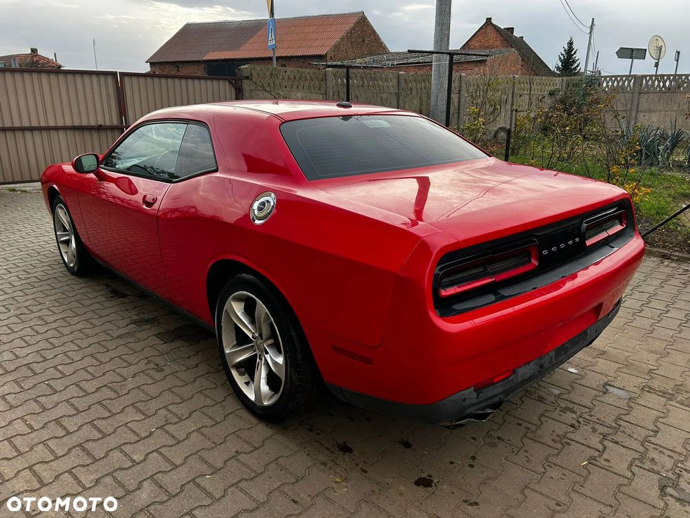 Dodge Challenger - 9