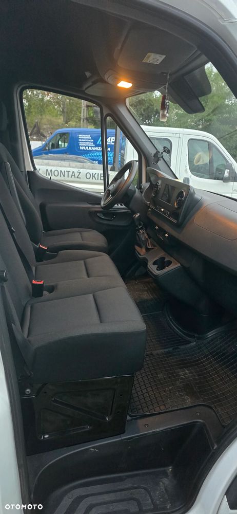 Mercedes-Benz Sprinter w907 w910 - 11