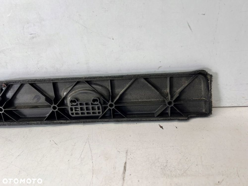 LISTWA BAGAŻNIKA LEWA AUDI Q7 4L 4L0861487 - 8