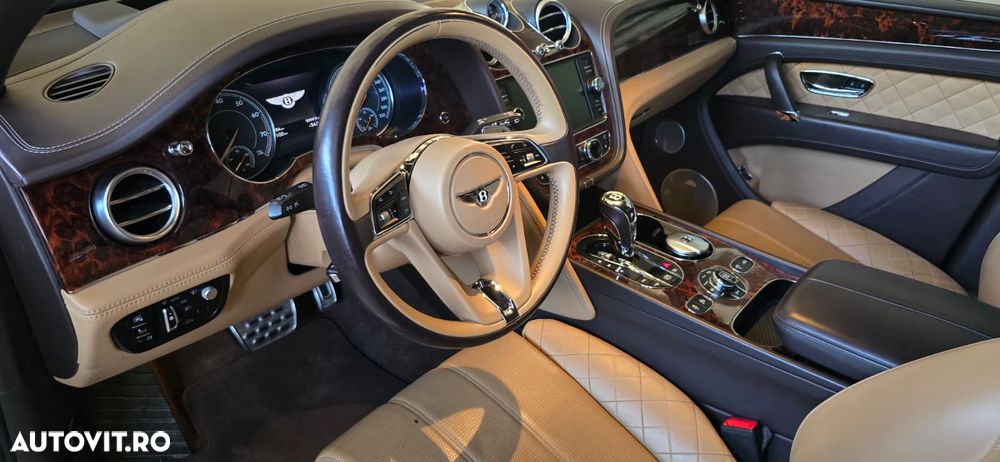 Bentley Bentayga - 12