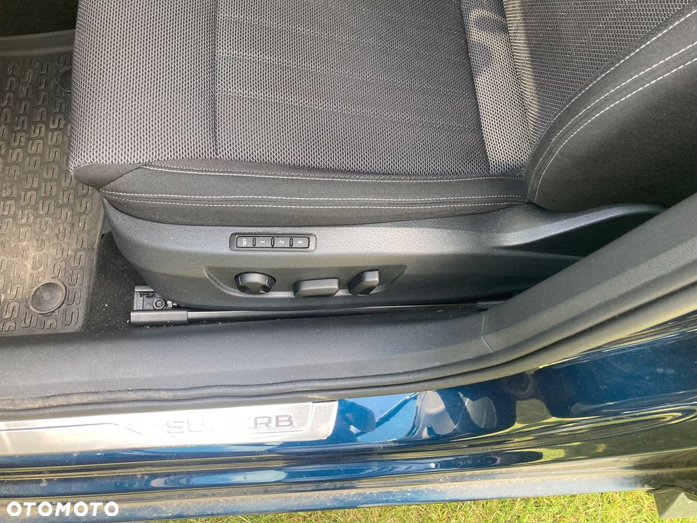 Skoda Superb 2.0 TDI SCR Style DSG - 14