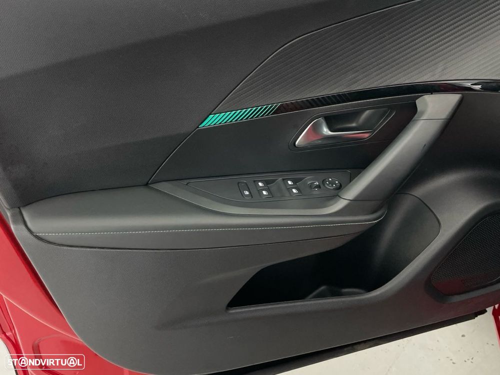 Peugeot 2008 1.2 PureTech Allure Pack - 18