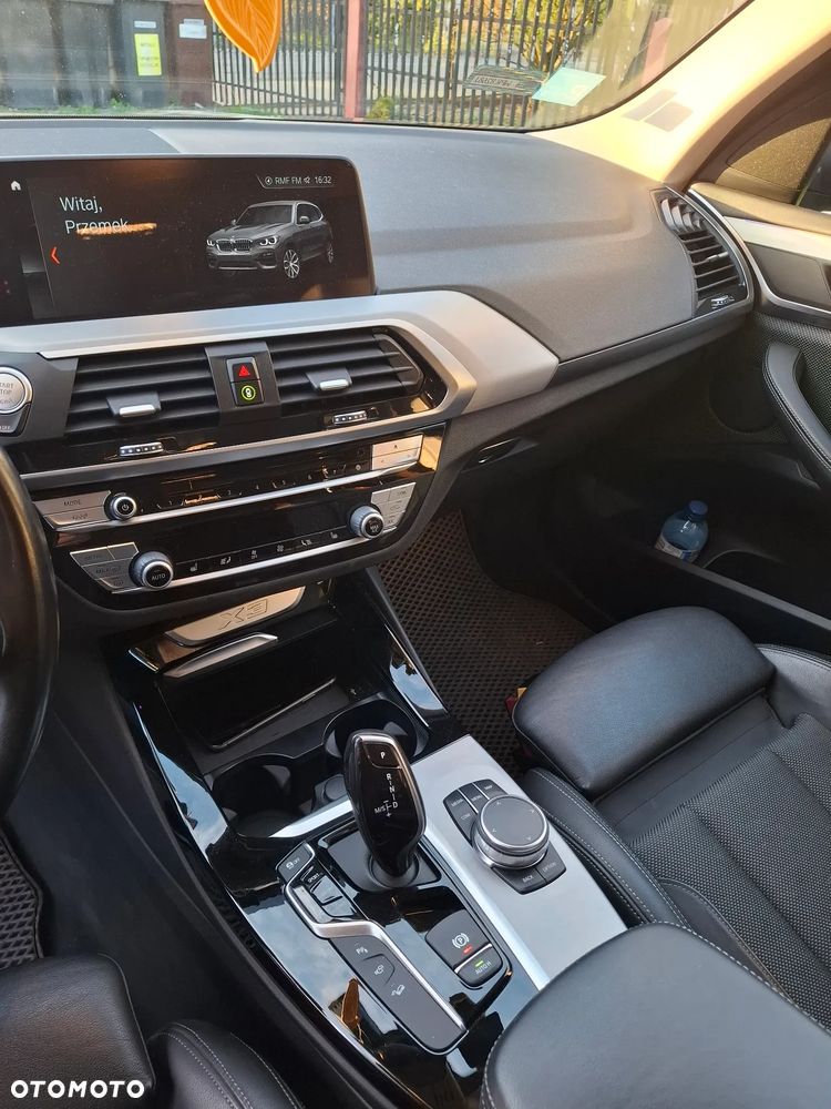 BMW X3 xDrive20d Advantage - 8