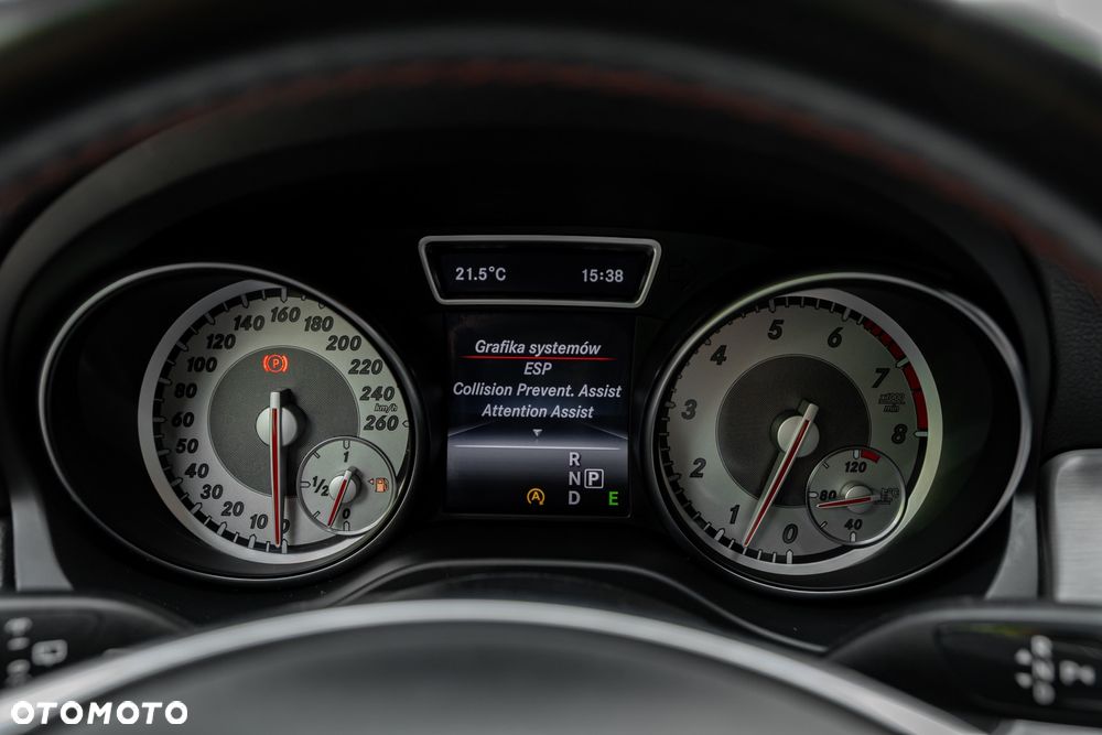 Mercedes-Benz CLA 250 4Matic 7G-DCT AMG Line - 32