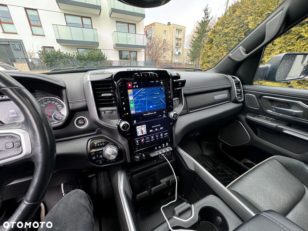 RAM 1500 Crew Cab Shortbed Laramie - 12