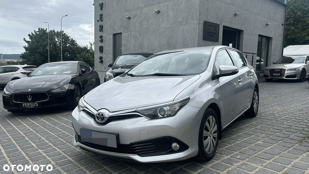Toyota Auris - 1