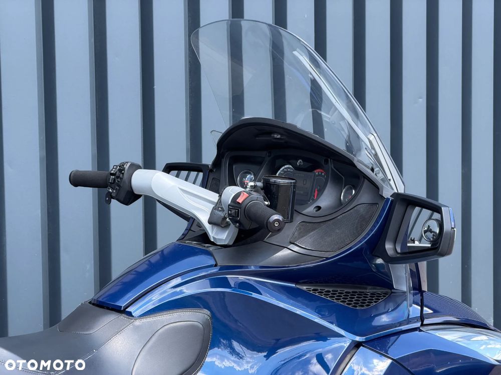 Can-Am Spyder - 18