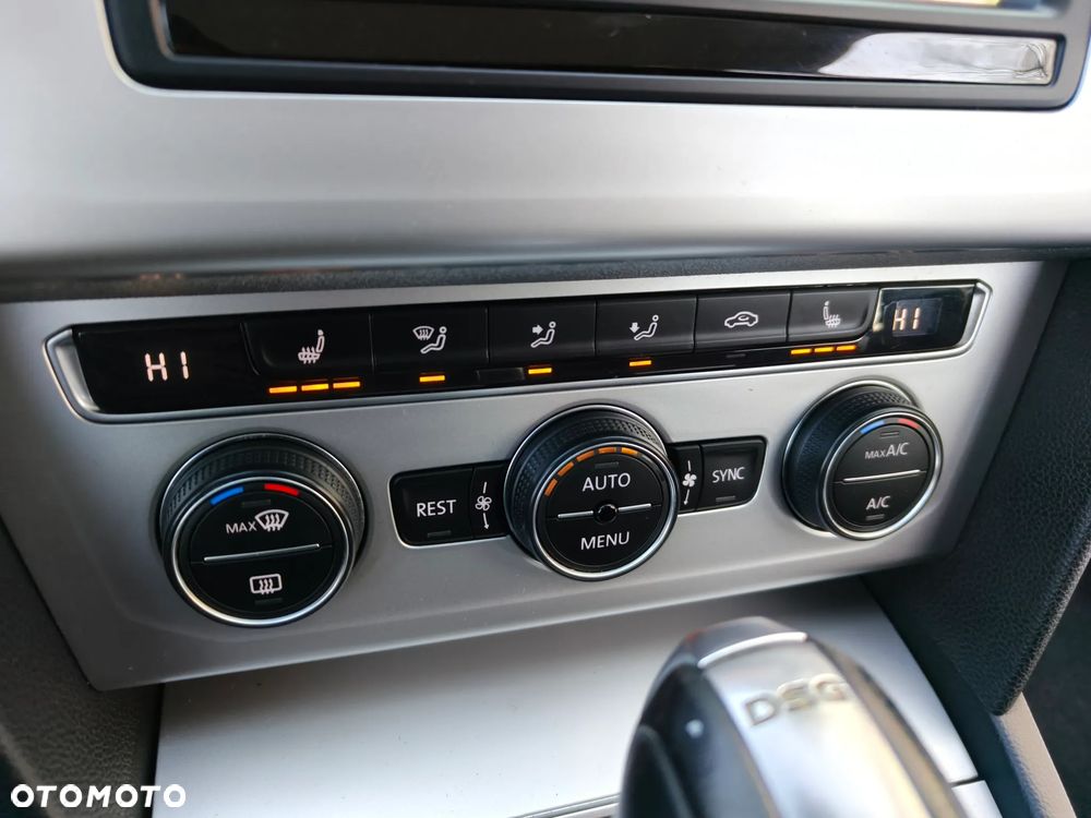 Volkswagen Passat 2.0 TDI SCR DSG Comfortline - 20